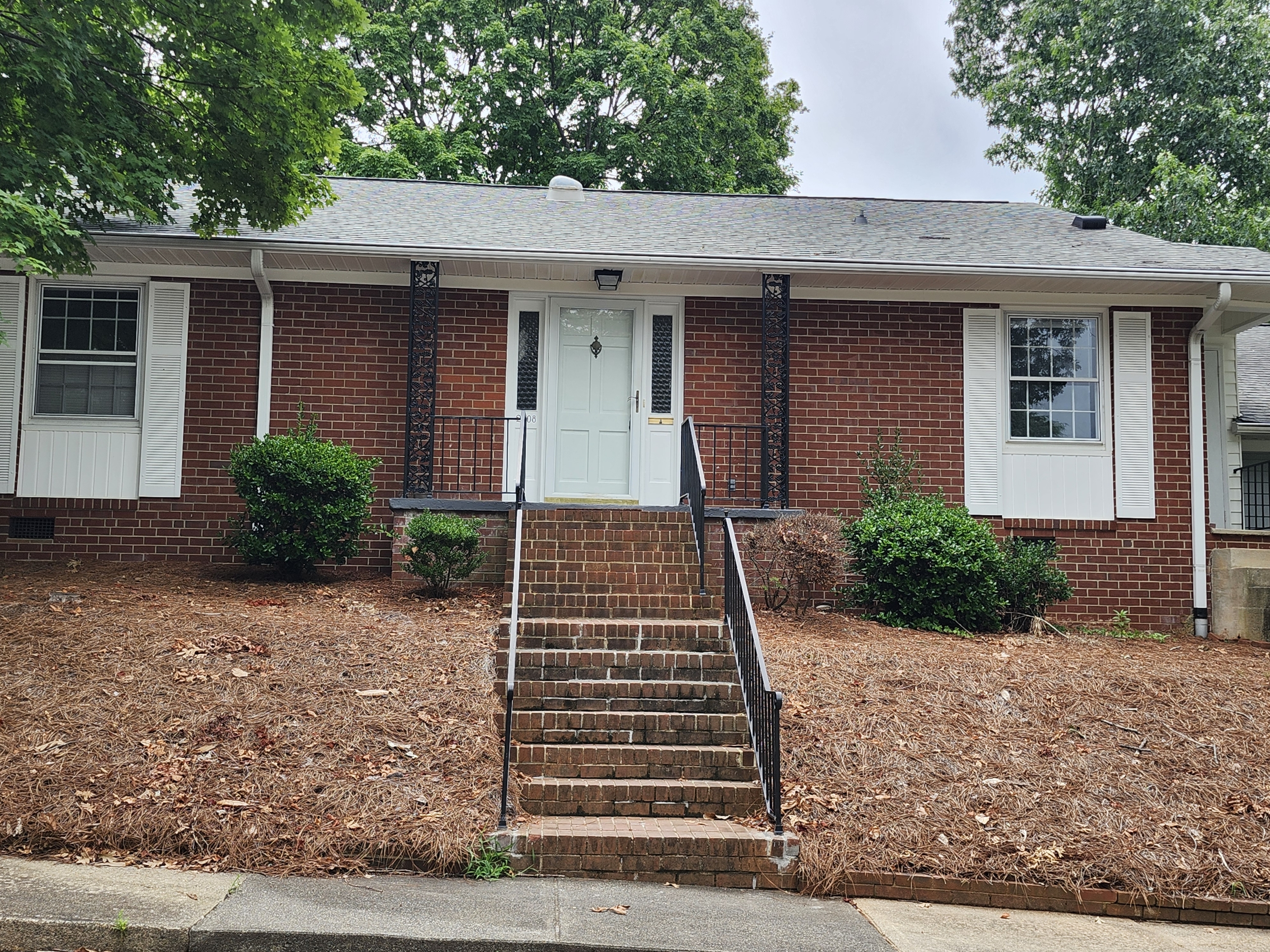 2708 Waldorf Circle