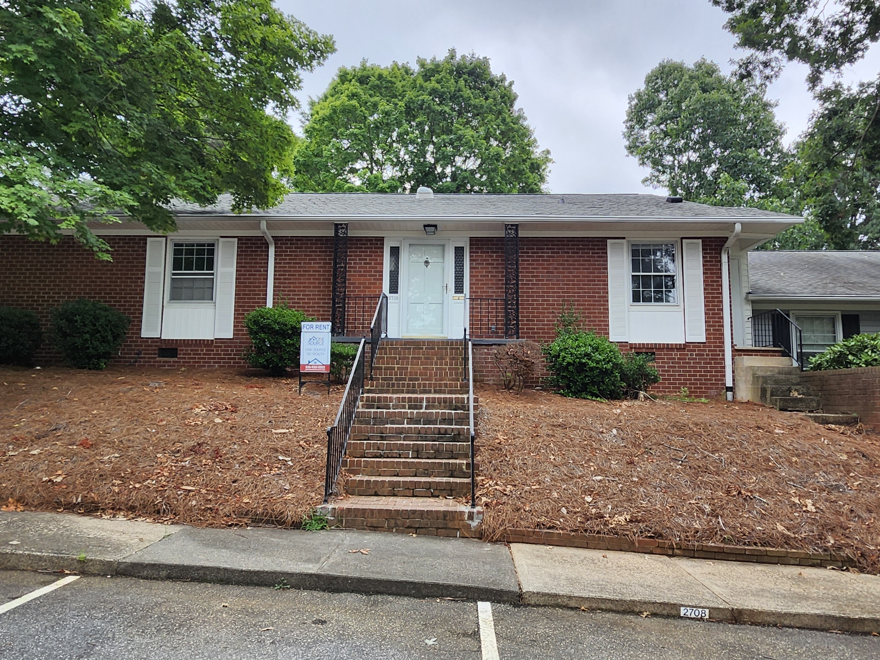 2708 Waldorf Circle